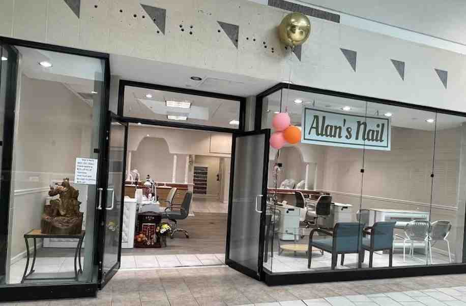 Alan’s nails Logo