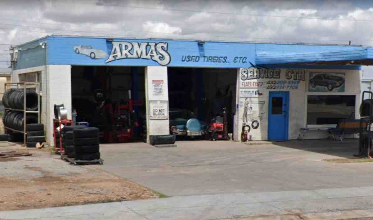 Armas Auto Detail Logo