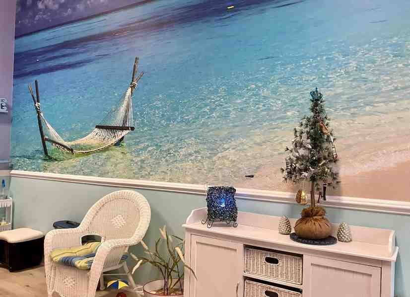 Beauty & the Beach Natural Nail Salon Logo