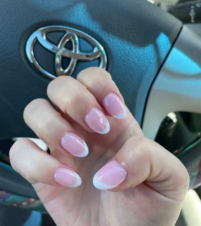 Bella Diva Hair, Nails & Spa Logo