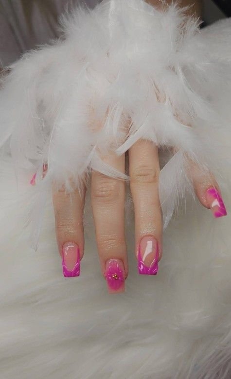 Bobby’s nail care Logo