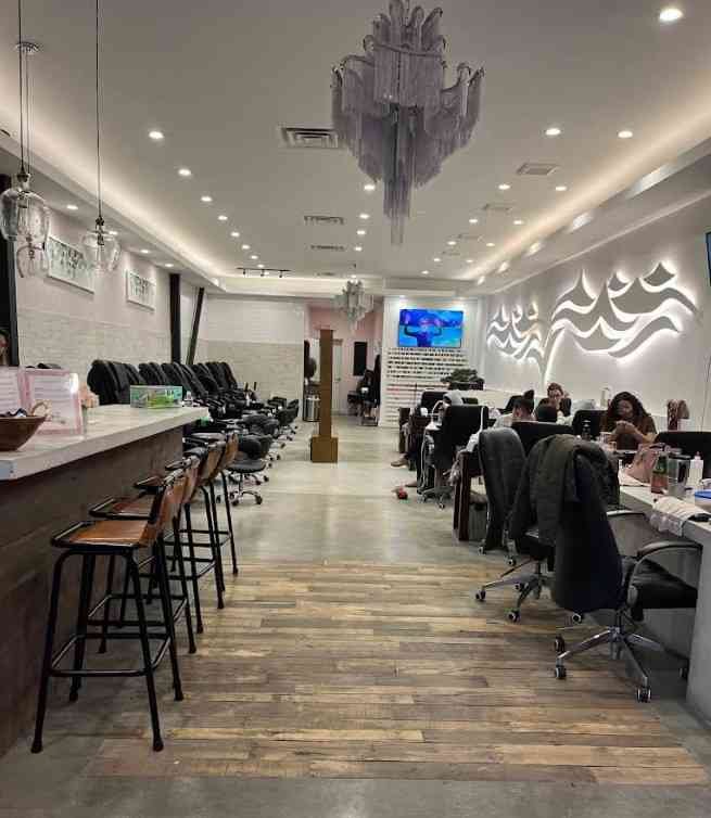 Couture Nails Bar Logo