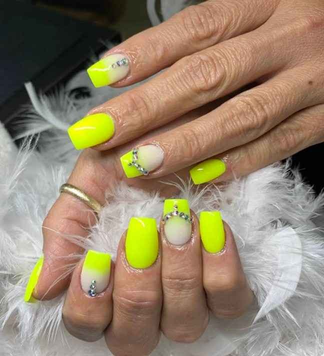 Crystal Spa & Nails Logo