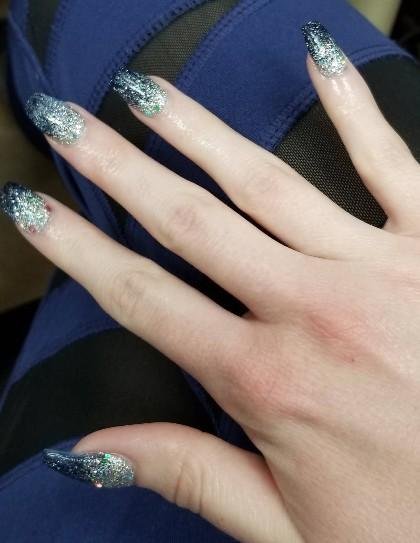 Hue Nails Logo
