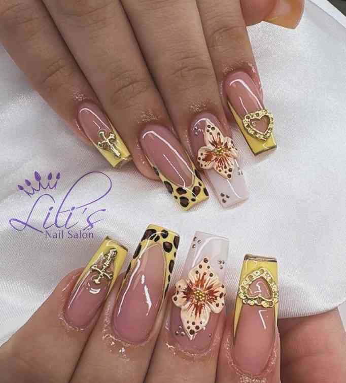 Lili’s Nail Salon Logo
