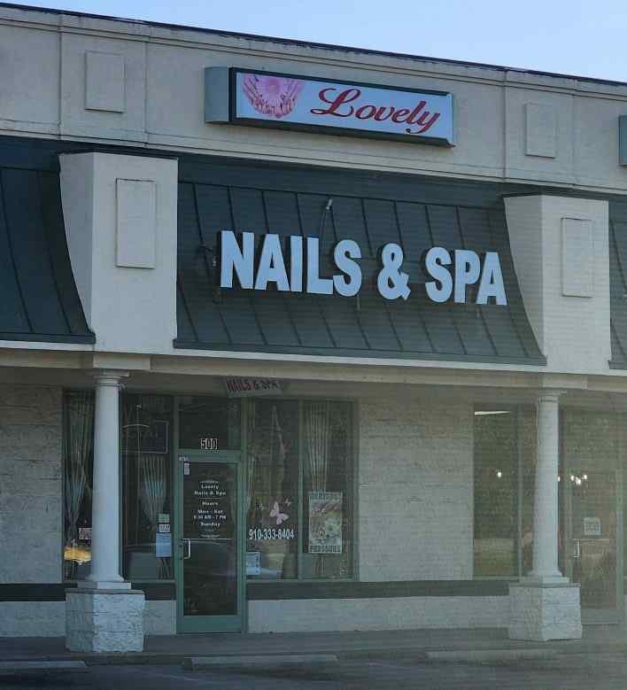 Lovely Nails & Spa Logo