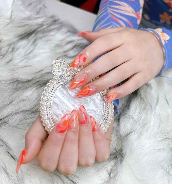N & B Nail & spa Logo