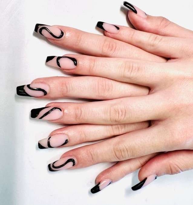 Nail salon Logo