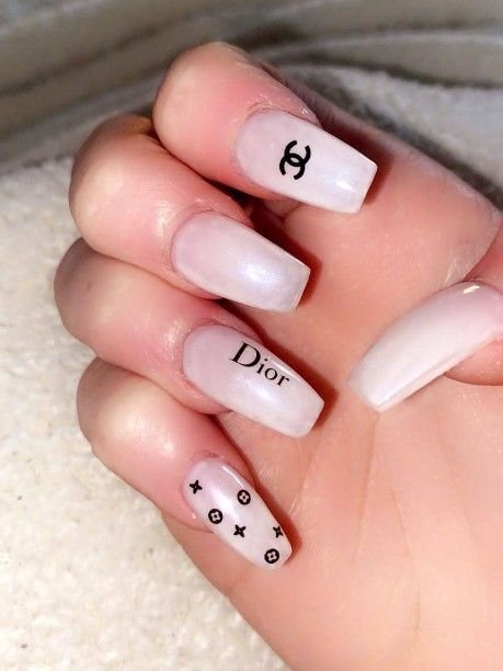 Noa Nail Salon Logo
