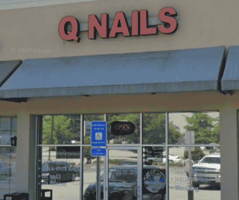 Q Nail Salon Logo