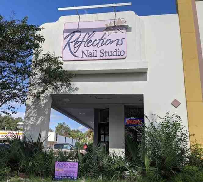 Reflections Nail Studio Logo