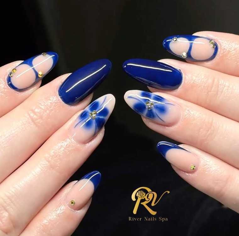 River Nails Spa Logo