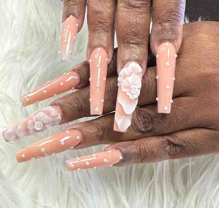 SO LEVEL NAILS & LASH BAR Logo