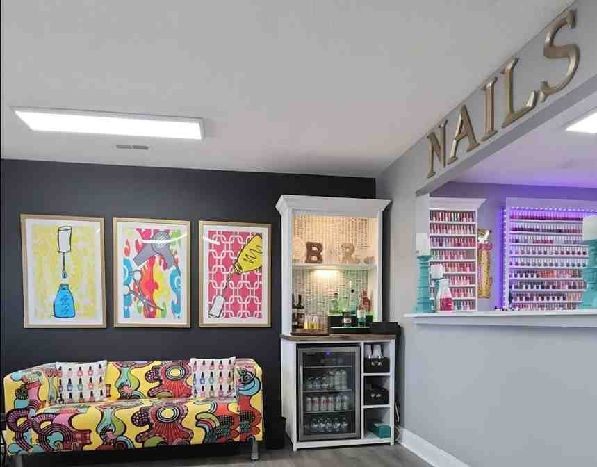 Studio Nails Logo