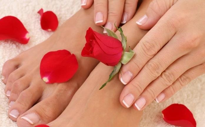 T and D Nail Salon Logo