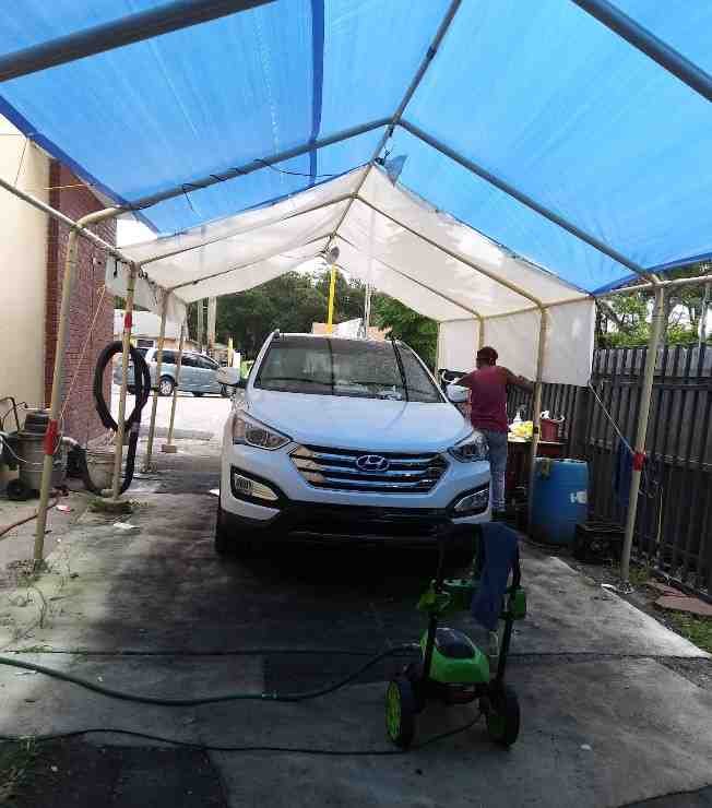 Car wash in Tampa Logo