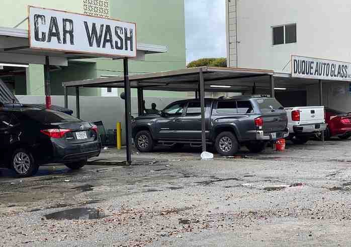 El Nica Car Wash Logo