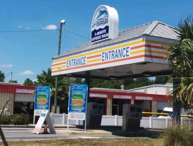 Flippers Express Wash Logo