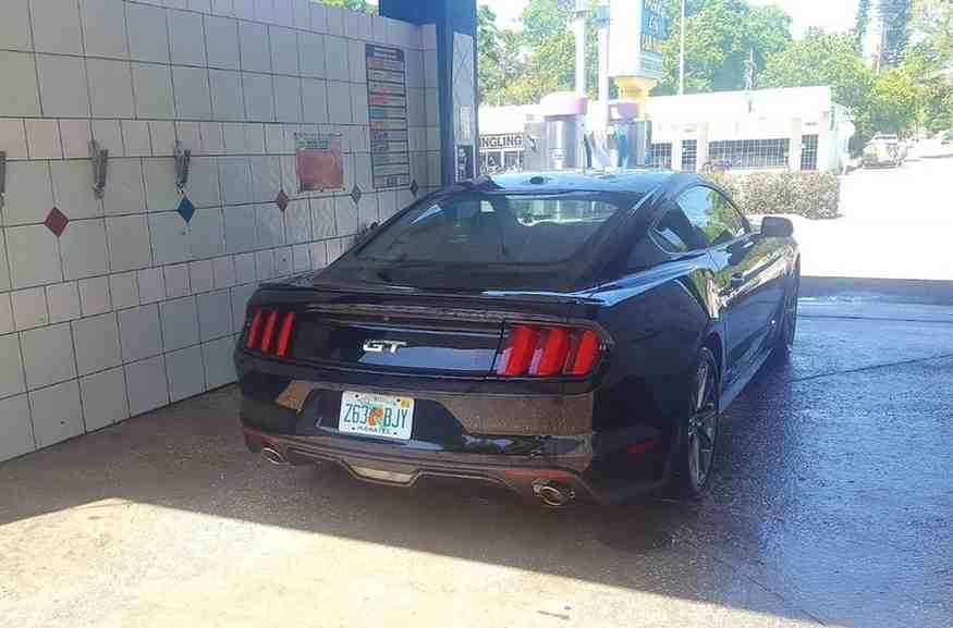 Friendly City Car Wash Logo