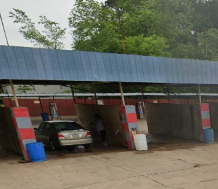 Mobberly Car Wash Logo