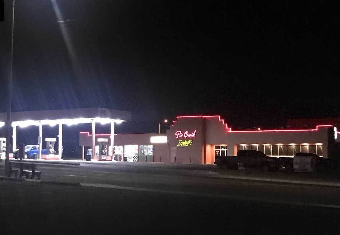 Pic Quik Stores Logo