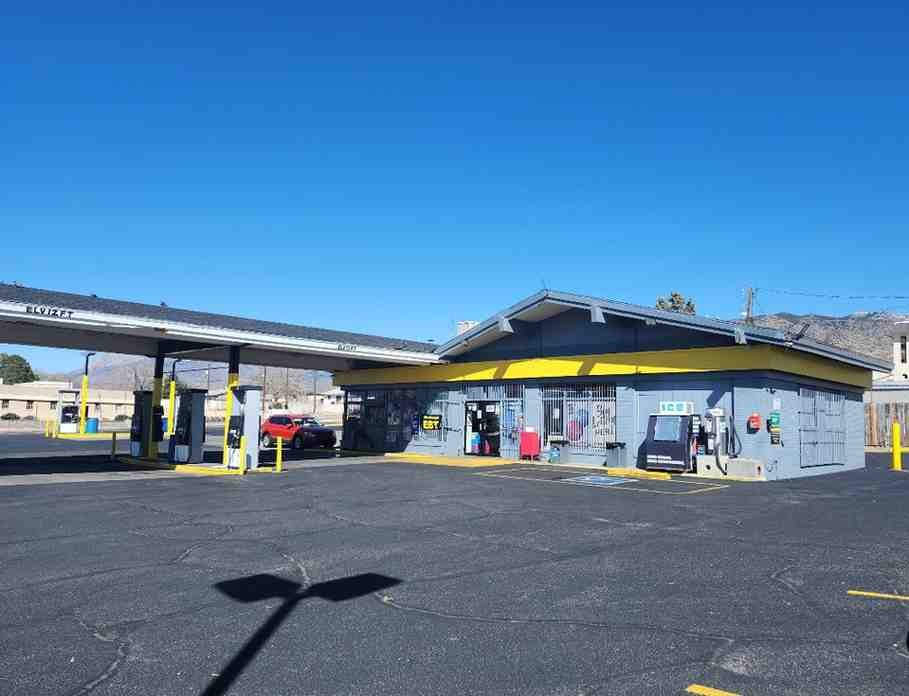 Premier Gas & Food Mart Logo