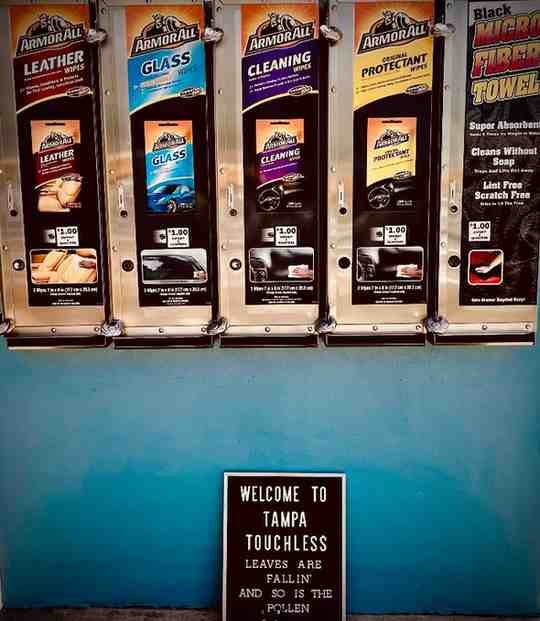 Tampa Touchless Car Wash Logo