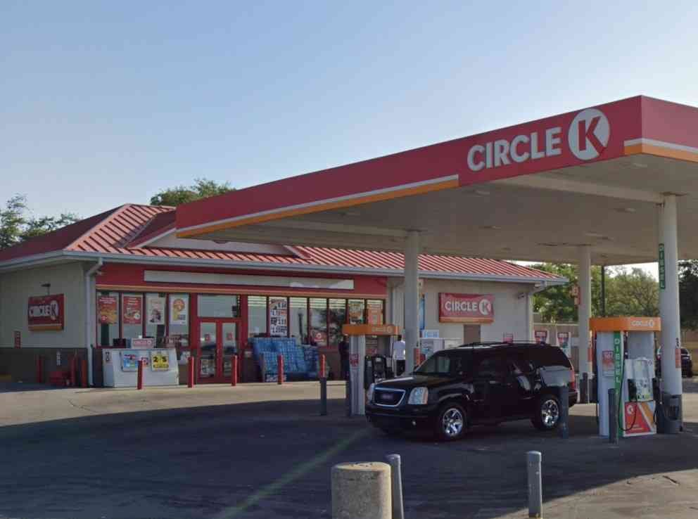 The Spur Gas Station Logo