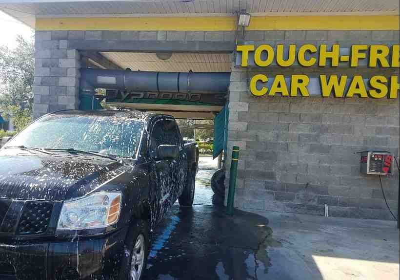 Touch Free Car Wash Logo