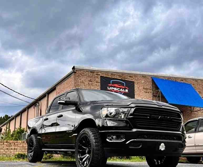 Upscale Carwash & Detail Logo